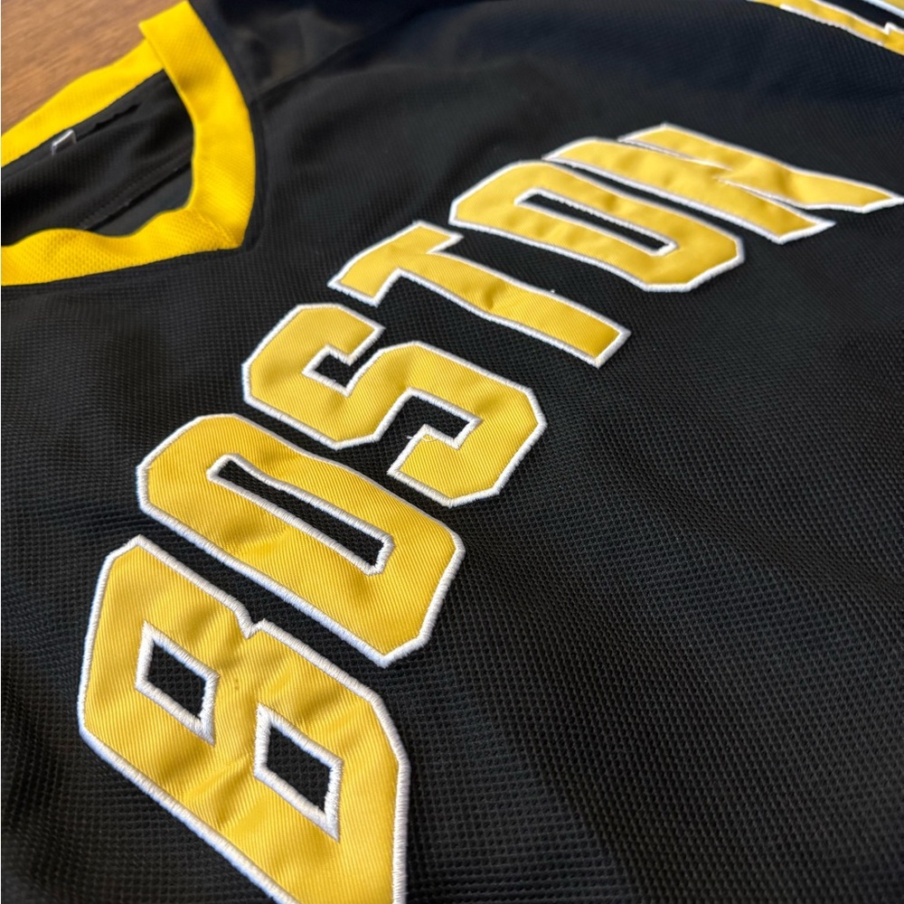 #541 HAPPY GILMORE BOSTON Black and Yellow Hockey Jersey - Picture 11 of 12